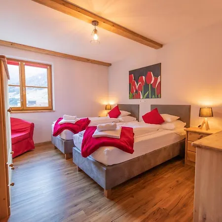 Grillstube アパート ノイシュティフト・イム・シュトゥーバイタール